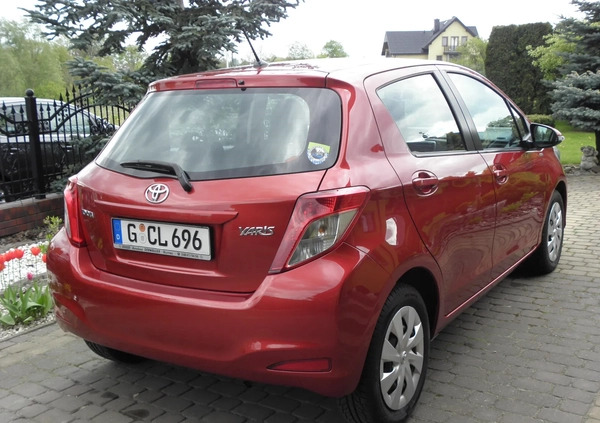 Toyota Yaris cena 28900 przebieg: 100000, rok produkcji 2011 z Lipno małe 56